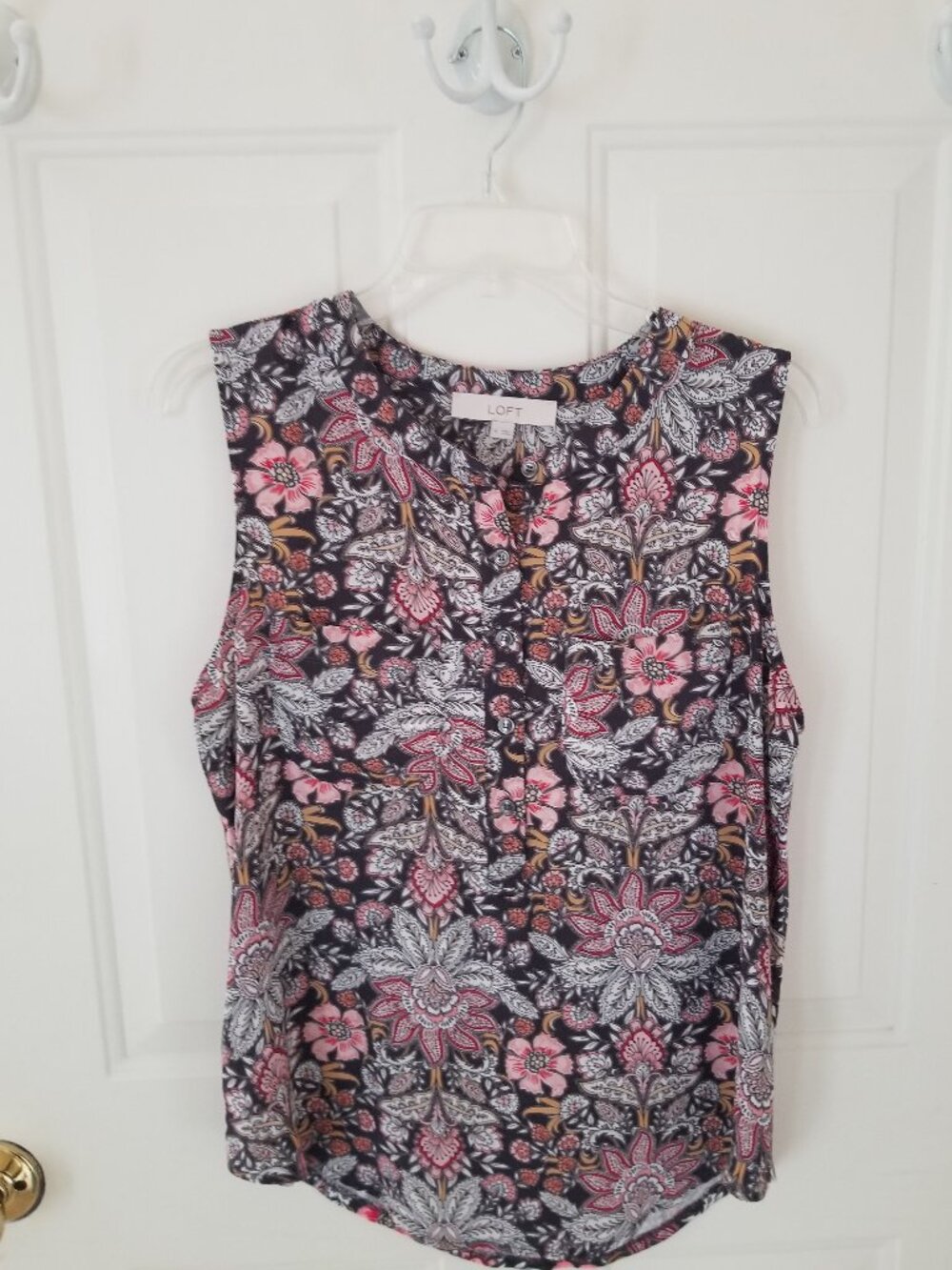 Loft Women's Sleeveless Blouse
